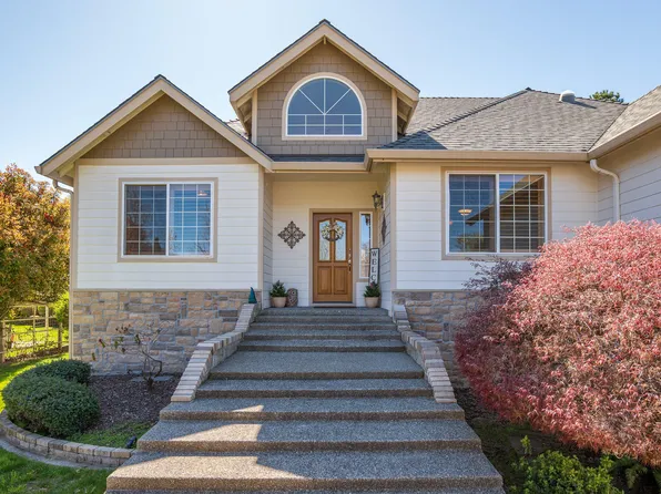 2232 Haviland Dr, Grants Pass, OR 97527