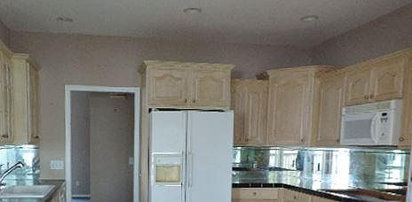 3rd image of 37 Lakeside Dr