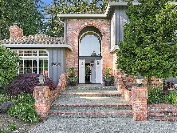 2nd image of 15318 NE 144th Pl