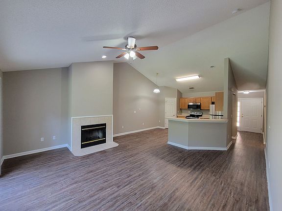4th image of 9 Bunker Knolls Ln #A