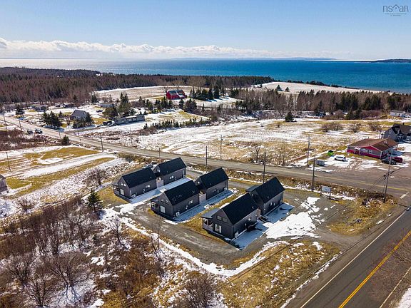 2nd image of 15 Shore Rd