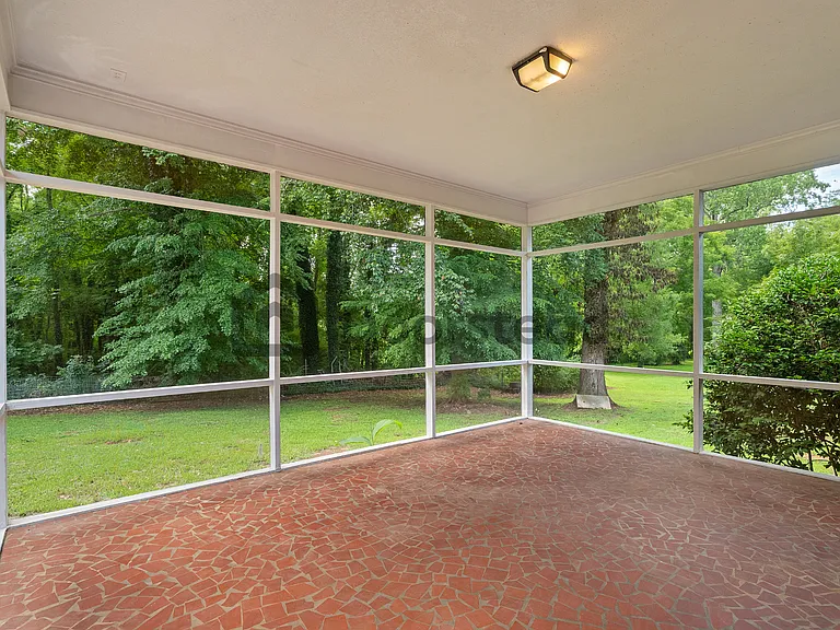 1217 Forestdale Dr — Photo 10