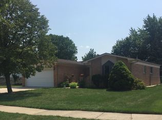 4422 Ardmore Dr, Sterling Heights, MI 48310