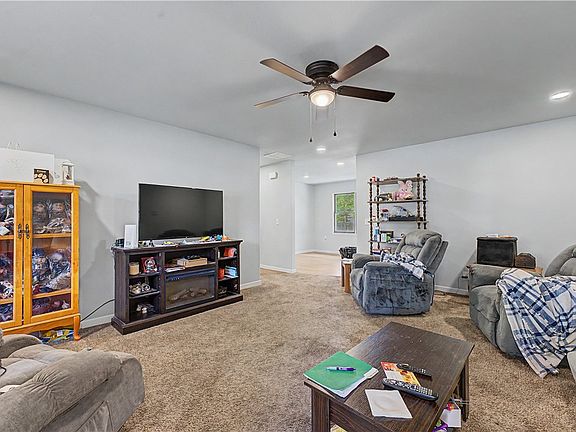 3rd image of 604 N 34th St