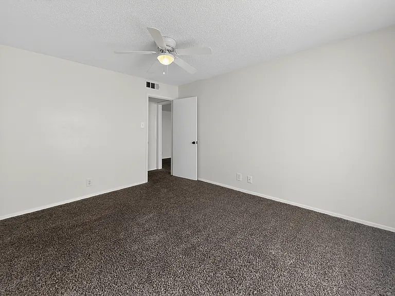 Quail Run Apartments — Photo 39