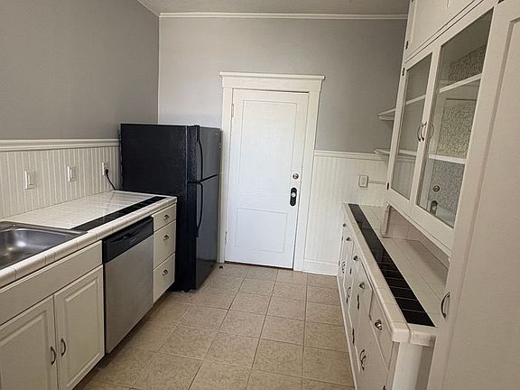 5th image of 115 N 33rd St APT 6