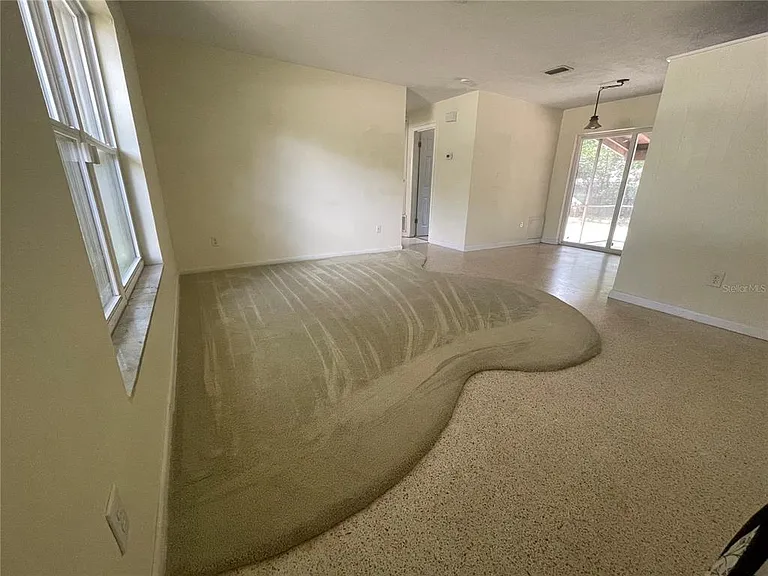 1324 Whitewood Dr — Photo 3