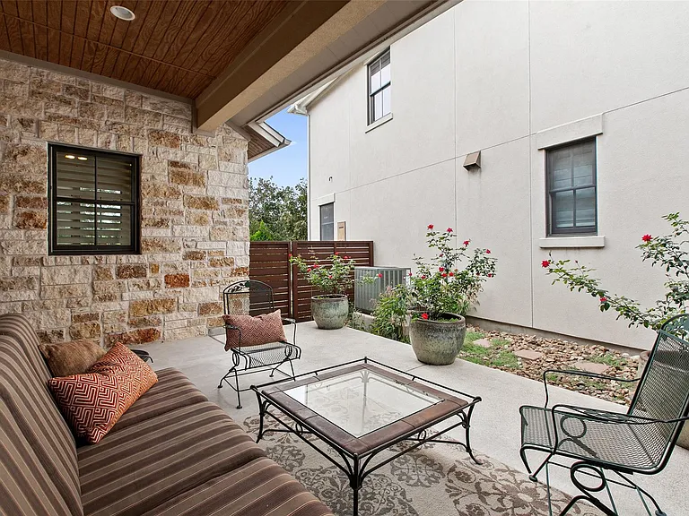 2516 Tom Miller St — Photo 27