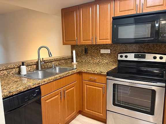 3rd image of 8811 SW 132nd Pl APT 307
