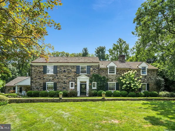 2 Fairview Dr, Saint Davids, PA 19087