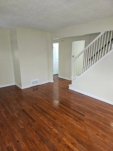 34290 Richard St Photo 1