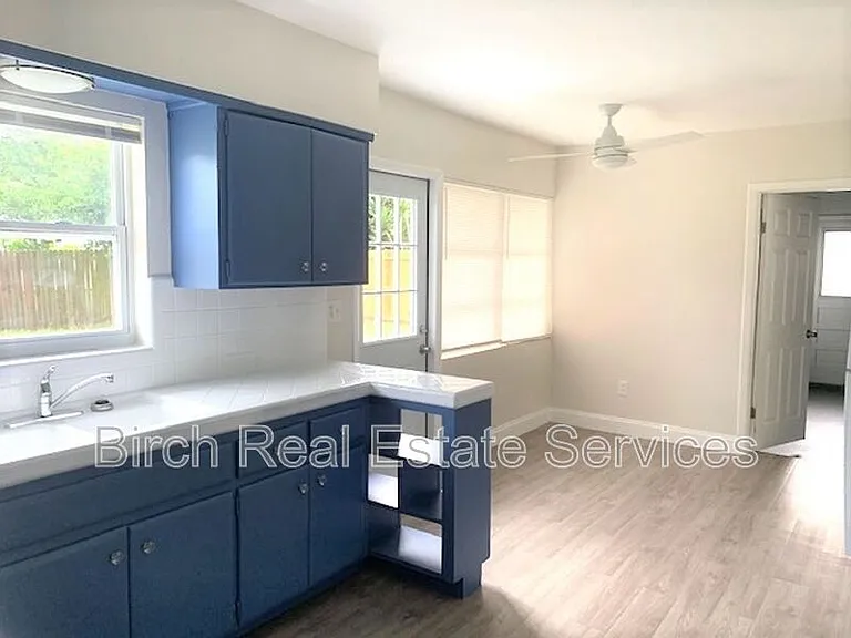 1406 Lemon St — Photo 4