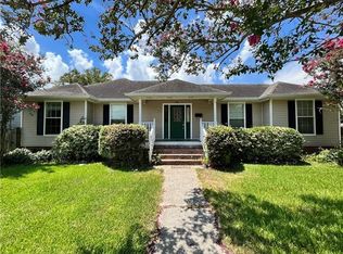 516 Wallace Dr, New Orleans, LA 70122