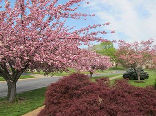 11045 Snowshoe Ln, Rockville, MD 20852