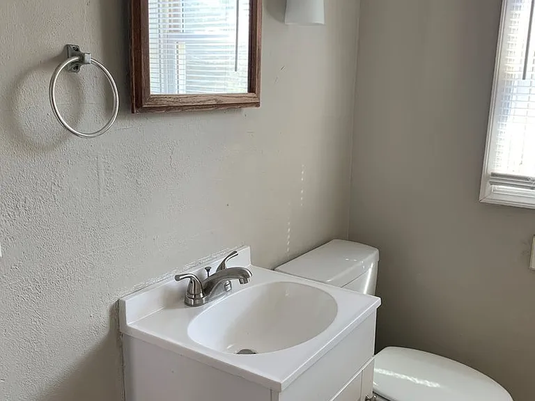 1219-21 Pierce St — Photo 7