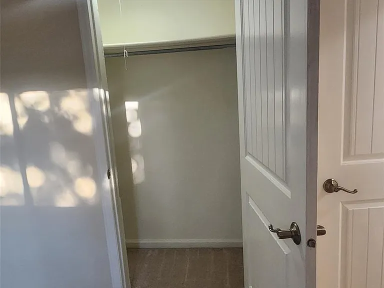9225 Clermont Dr — Photo 33