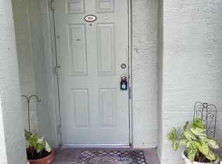 310 Crestwood Cir APT 104, Royal Palm Beach, FL 33411