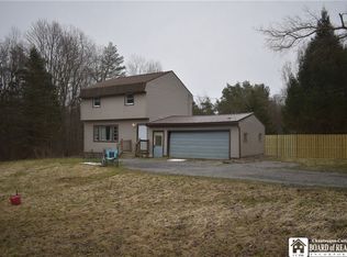 9717 E Holland Rd, Holland, NY 14080