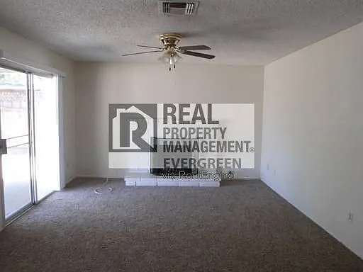 3 bed, 2.0 bath, 1252 sqft, $1,795 — Photo 2
