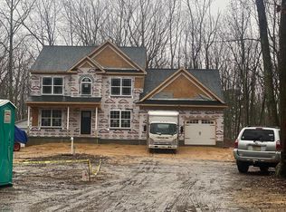 35 Edgewood Rd, Sicklerville, NJ 08081