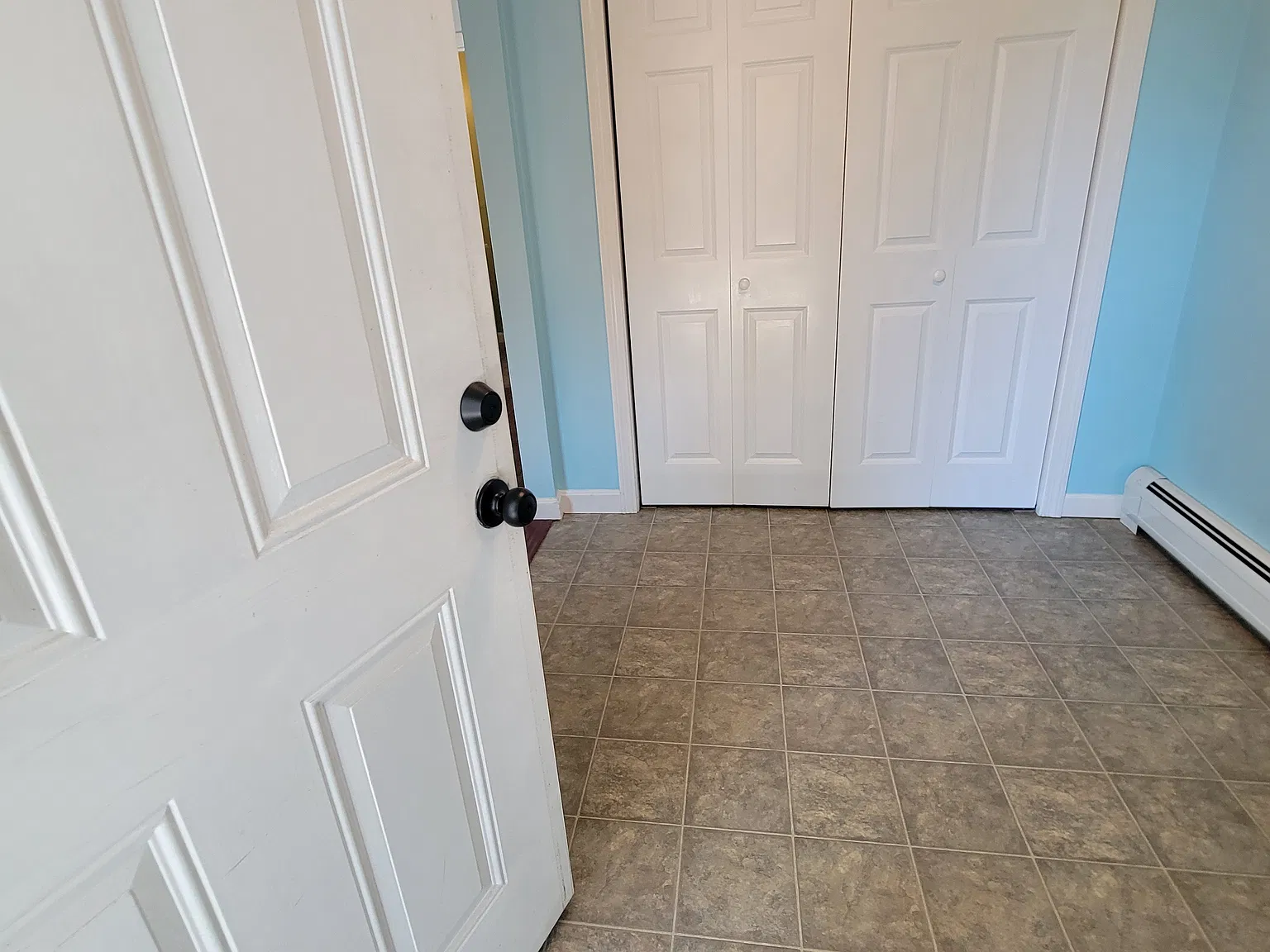 2 bed, 1200 sqft, $2,500 — Photo 3