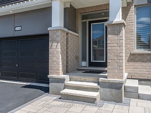 3rd image of 414 Aphelion Cres