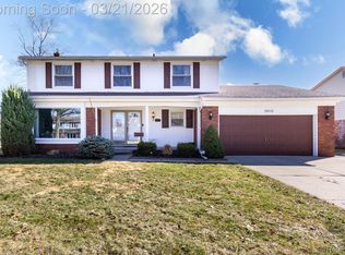 16632 Parklane St, Livonia, MI 48154