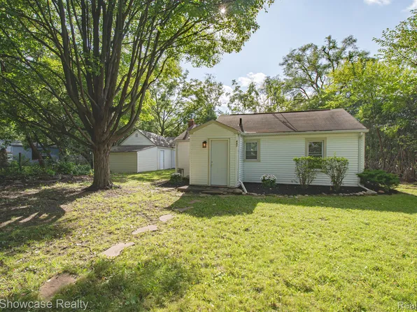 447 Cameron Ave, Pontiac, MI 48342