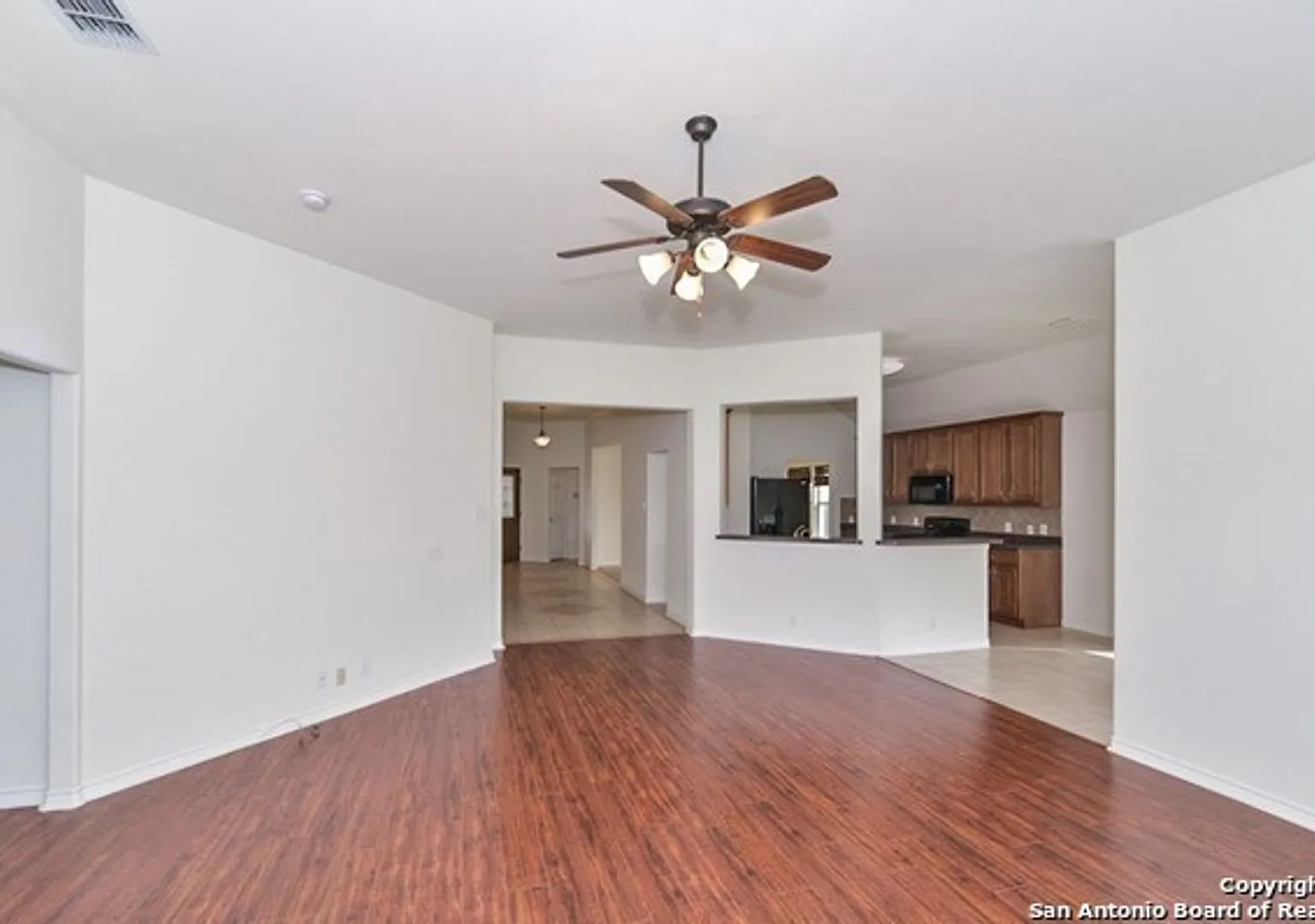 Wonderful Open Floor Plan House — Photo 2