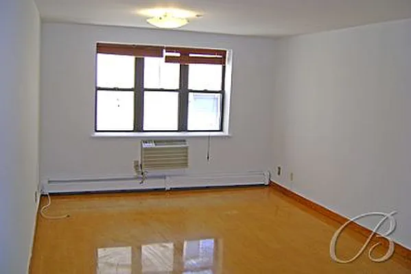 Rented by Bellmarc Realty | media 4