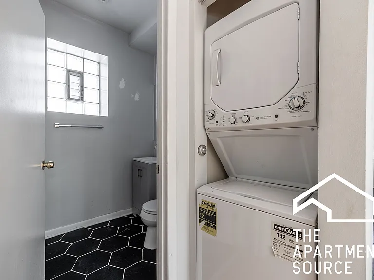 2732 W Chicago Ave #1R — Photo 10