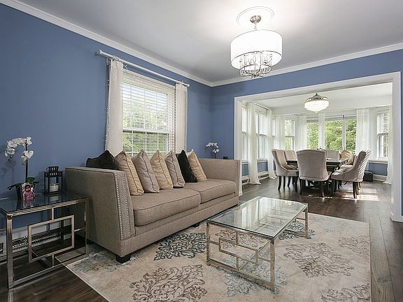 4th image of 11 Demarest Ave