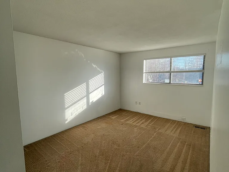 1647 London Cir — Photo 12