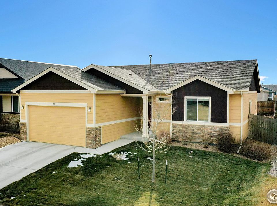 1st image of 891 Village Dr