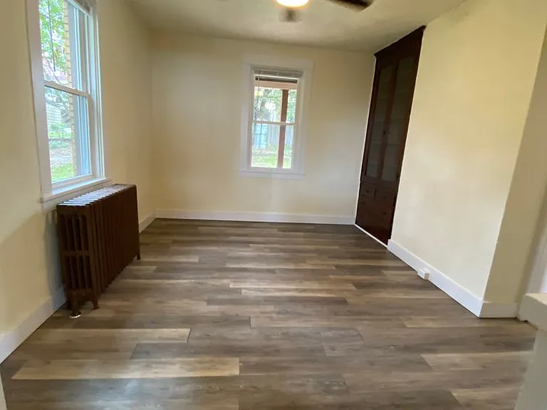 410 Parkwood Rd — Photo 8