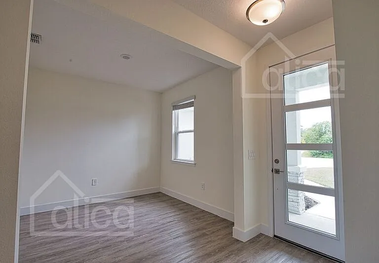 1159 Byxbee Ct — Photo 4