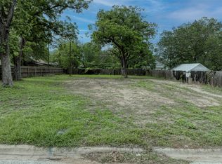 809 E Fannin St, Luling, TX 78648