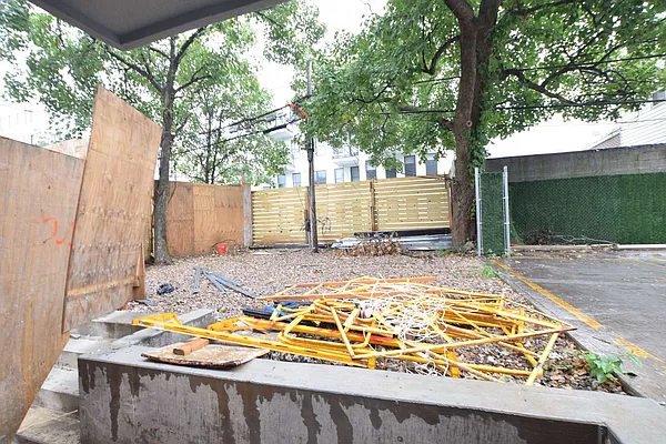 Rented by null | media 8