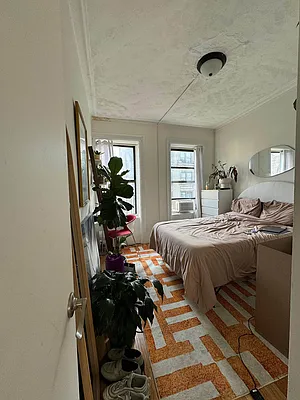 Rented by Space Link Realty | media 6