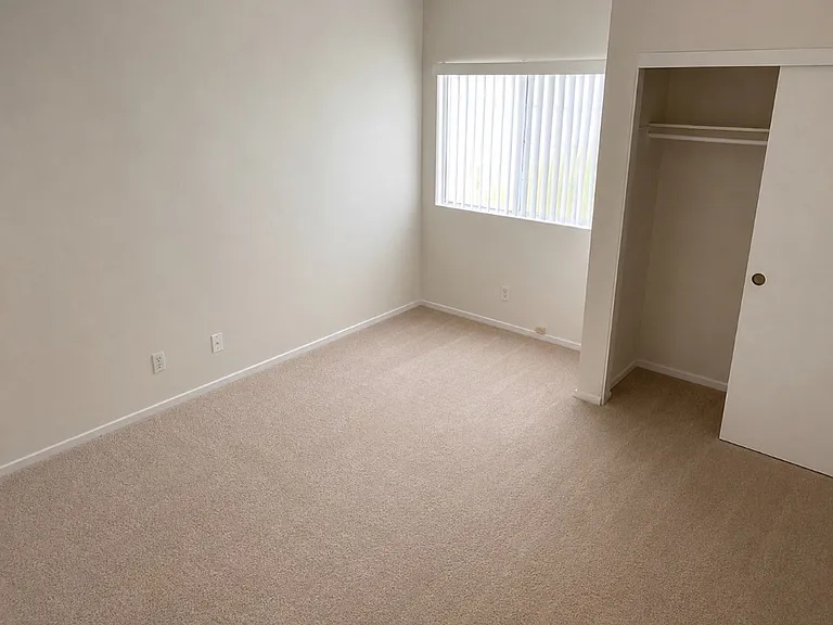 2025 Blackberry Cir — Photo 4