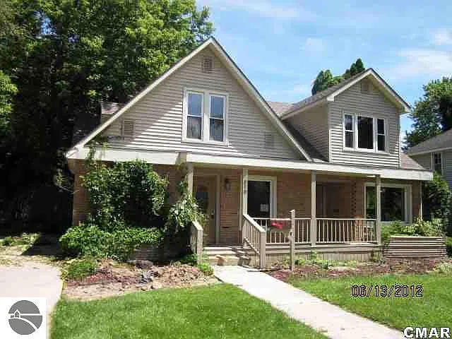 810 N Woodworth Ave photo 1