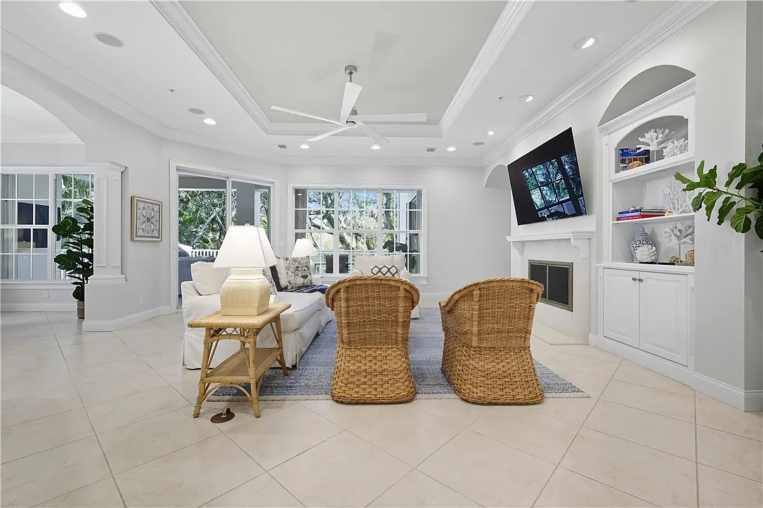 3 bed, 2808 sqft, $10,000 — Photo 4