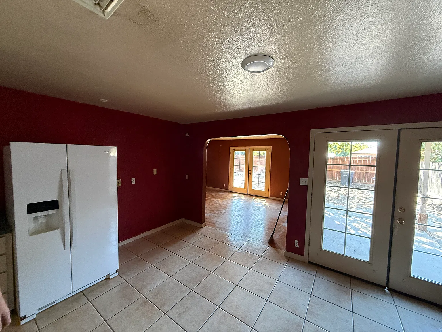 3 bed, 1220 sqft, $2,000 — Photo 4