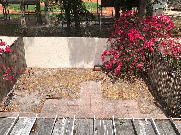 2nd image of 7605 Tamarind Ave