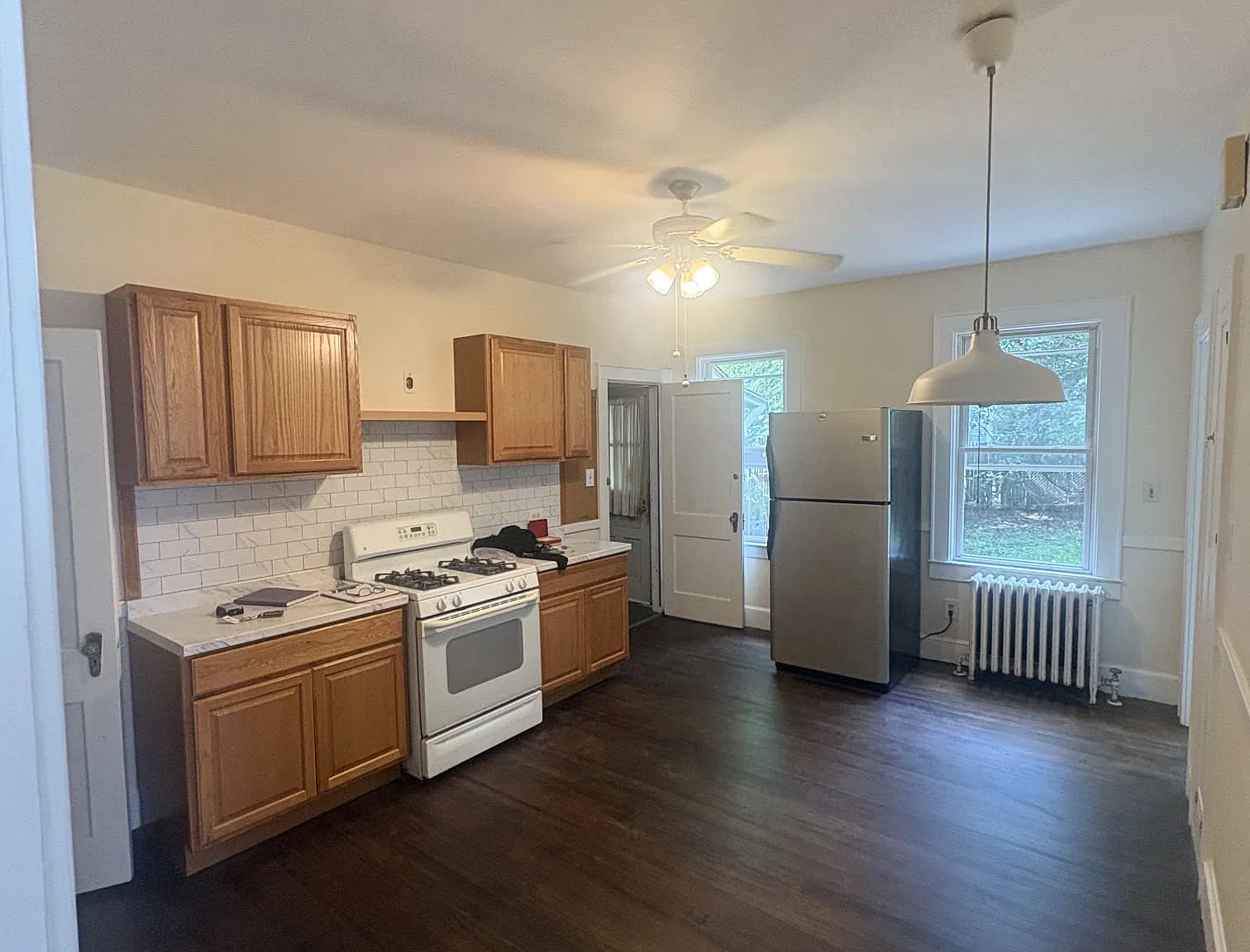 3 bed, 1103 sqft, $2,000 — Photo 3