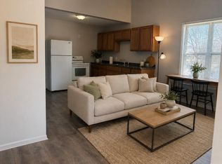 1204 7th St E APT 4, Saint Paul, MN 55106