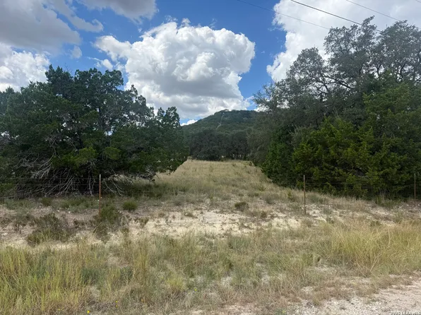 000 Bear Creek Rd LOT 1B, Pipe Creek, TX 78063