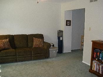 4th image of 8384 Lakeview Dr