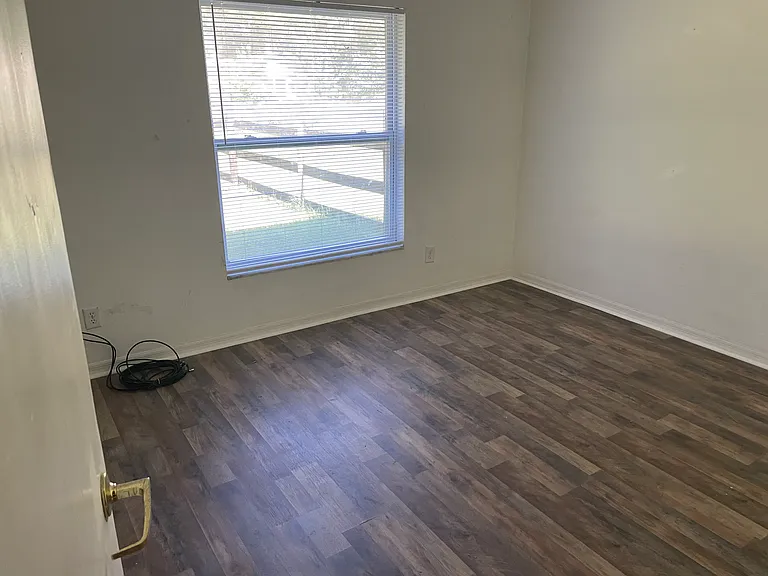 1010-1020 NE 95th St #5 — Photo 5