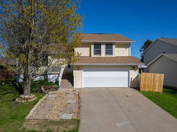 711 Sandusky Dr, Iowa City, IA 52240